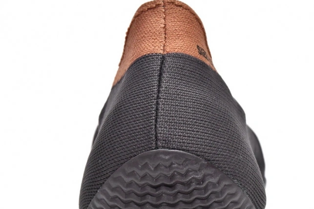 Carbon Stone Knit Yeezy GY1759 Adidas RNR 0908